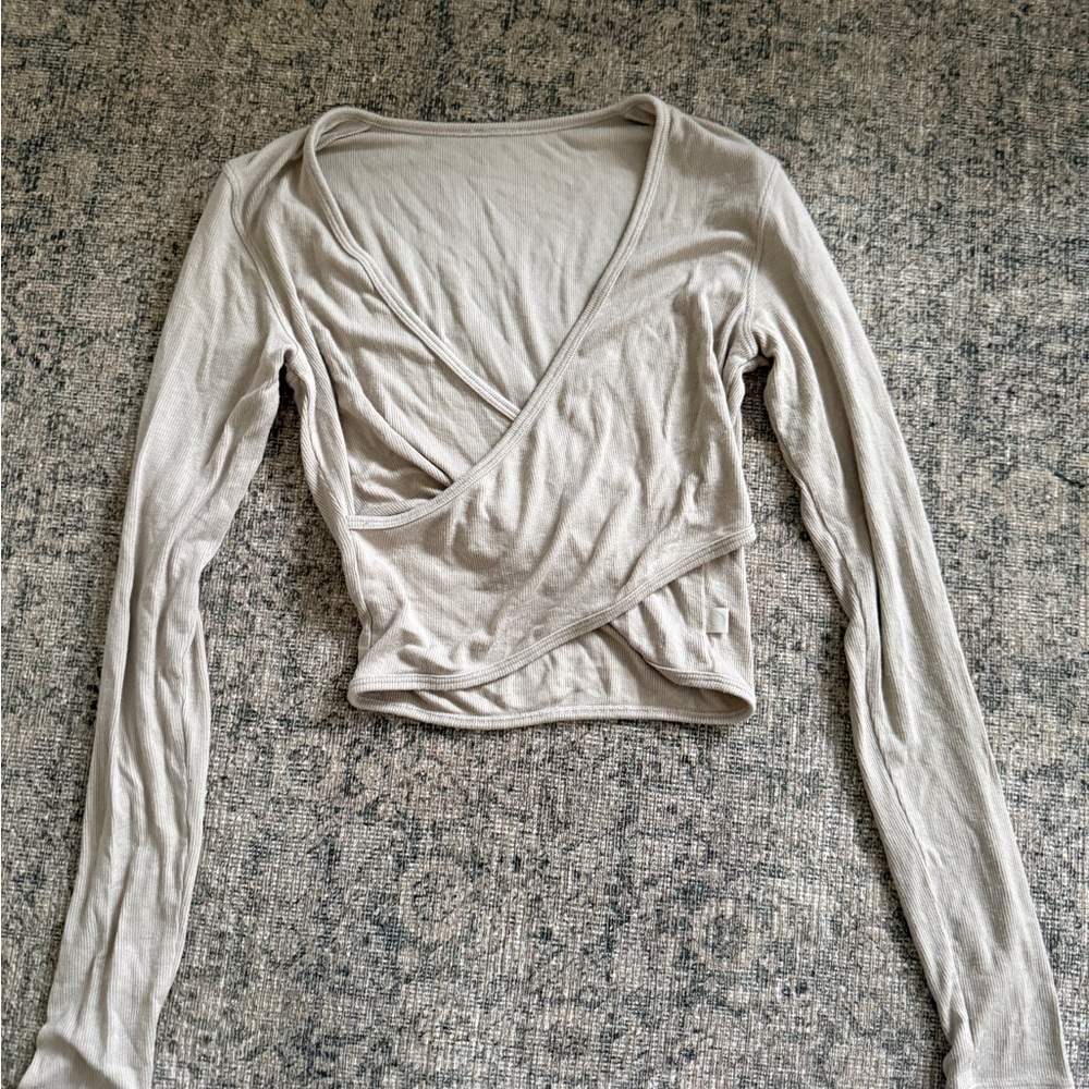 Lululemon Ribbed Long Sleeve Wrap Yoga Top in Cream | size 6